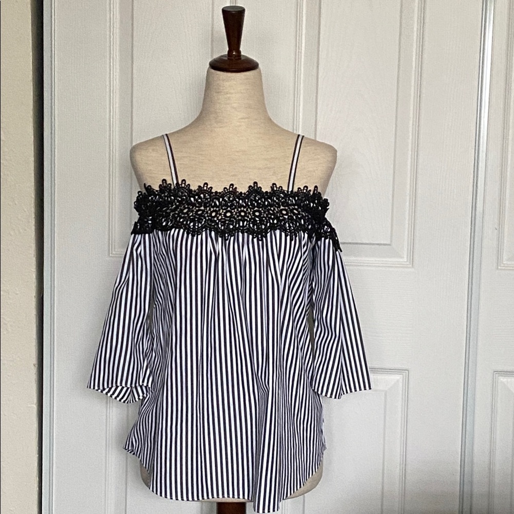 Gothic🖤🩶🤍Goth🖤🩶🤍 Thin 
Striped Black Lace Adjustable Midi Top